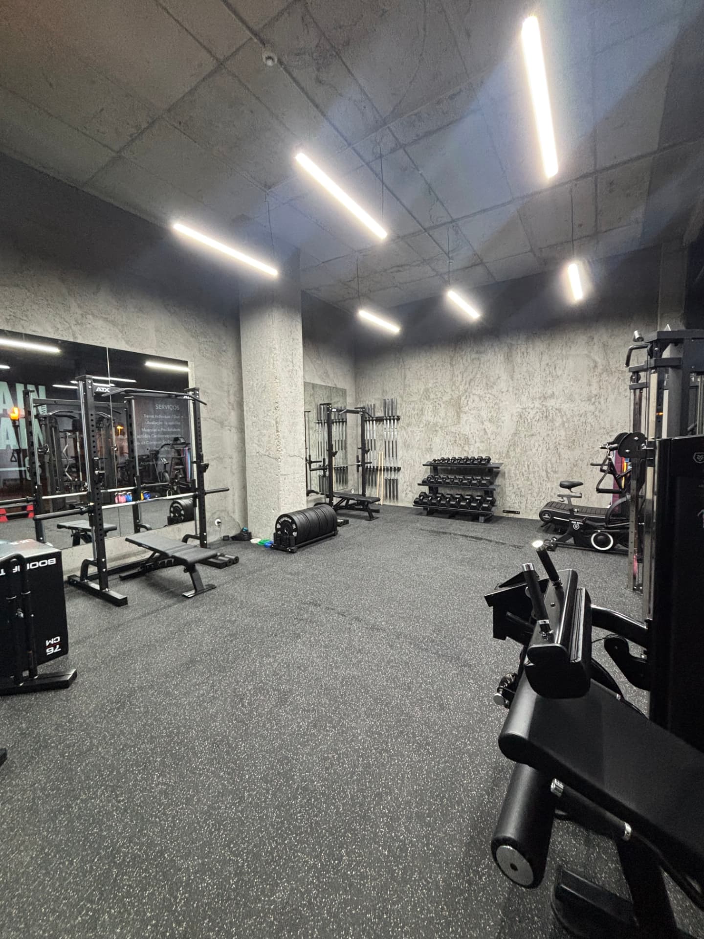 Interior do estúdio TRAINwithBRAIN Parque das Nações